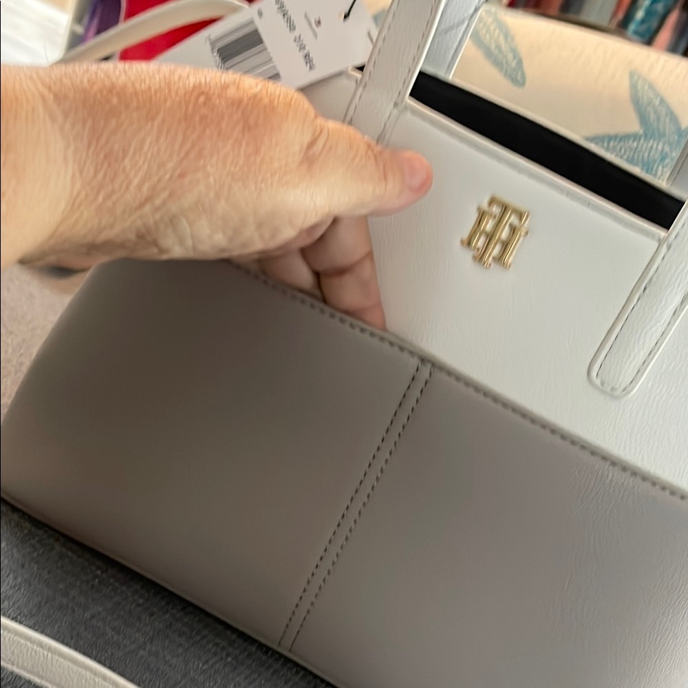 Tommy Hilfiger White and Gray Satchel - Picture 5 of 9